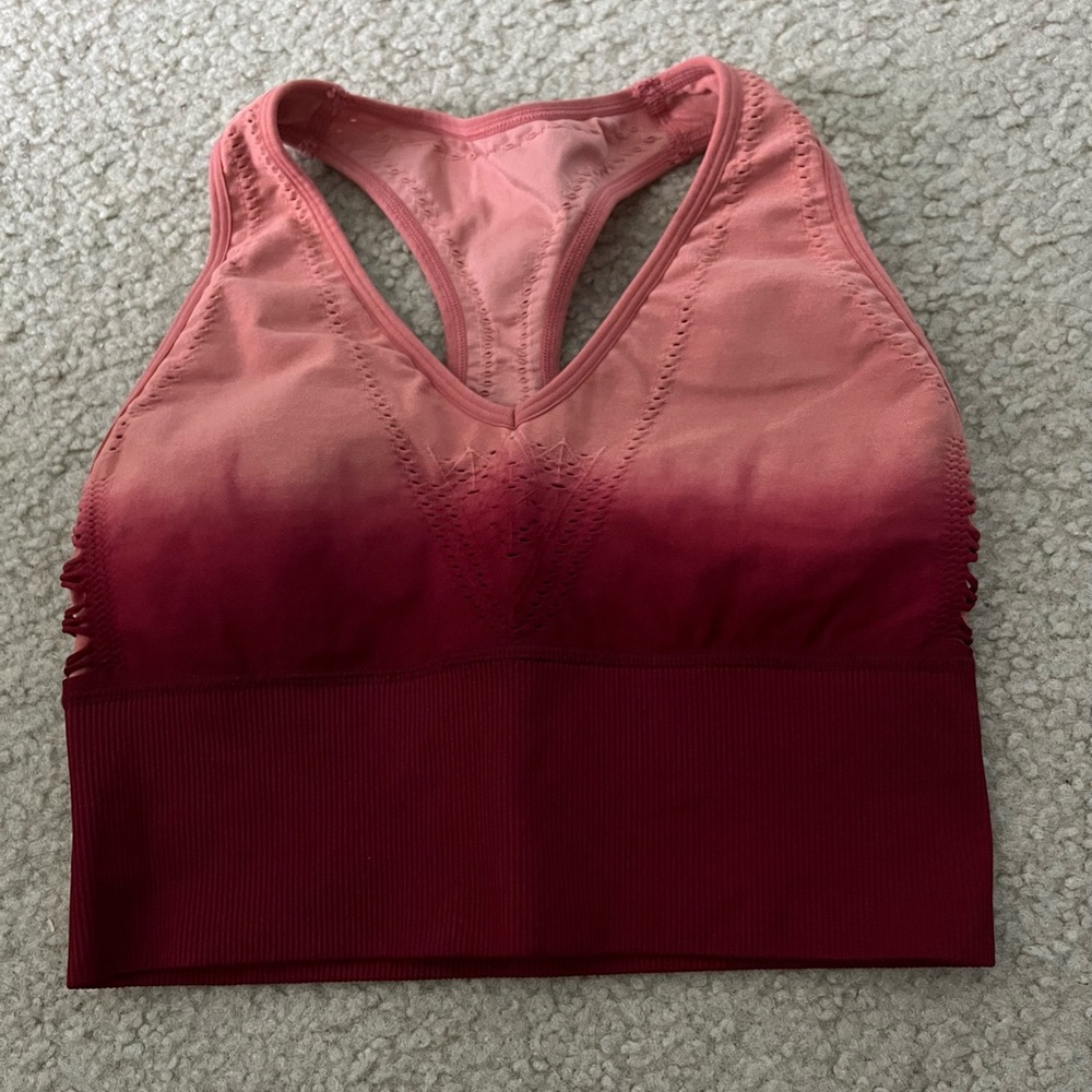 pink sports bra